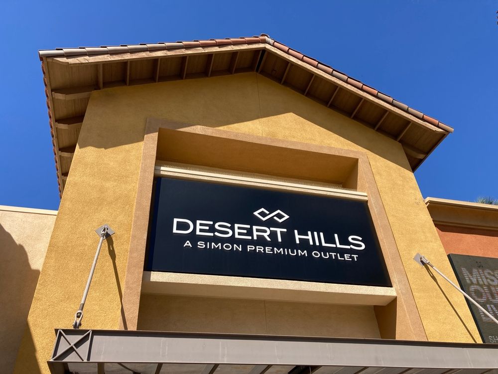 Desert Hill Premium Outlet